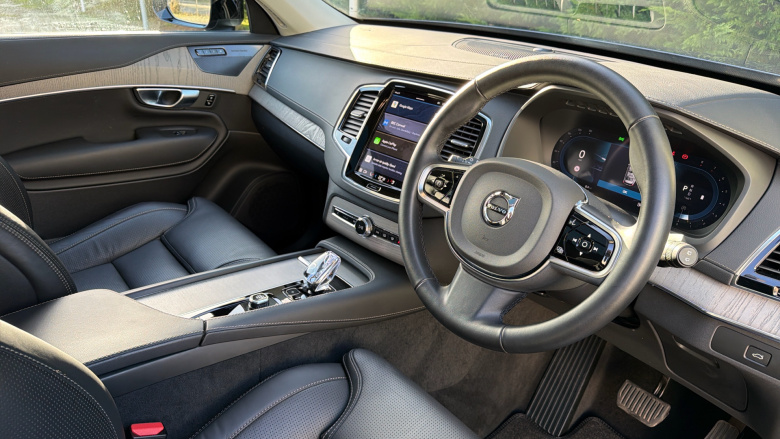 Volvo XC90 2.0 B5P Plus Edition Dark 5dr AWD Geartronic Petrol Estate